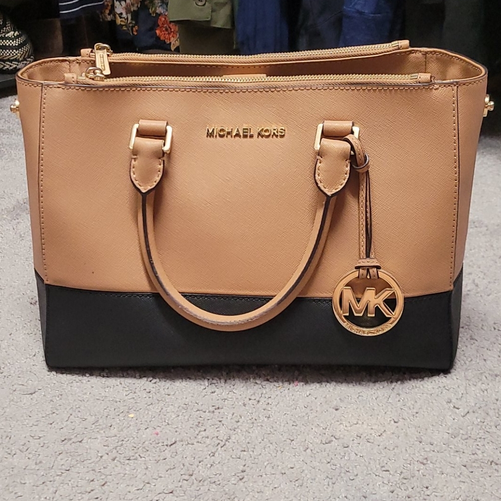 MICHAEL KORS SATCHEL BAG